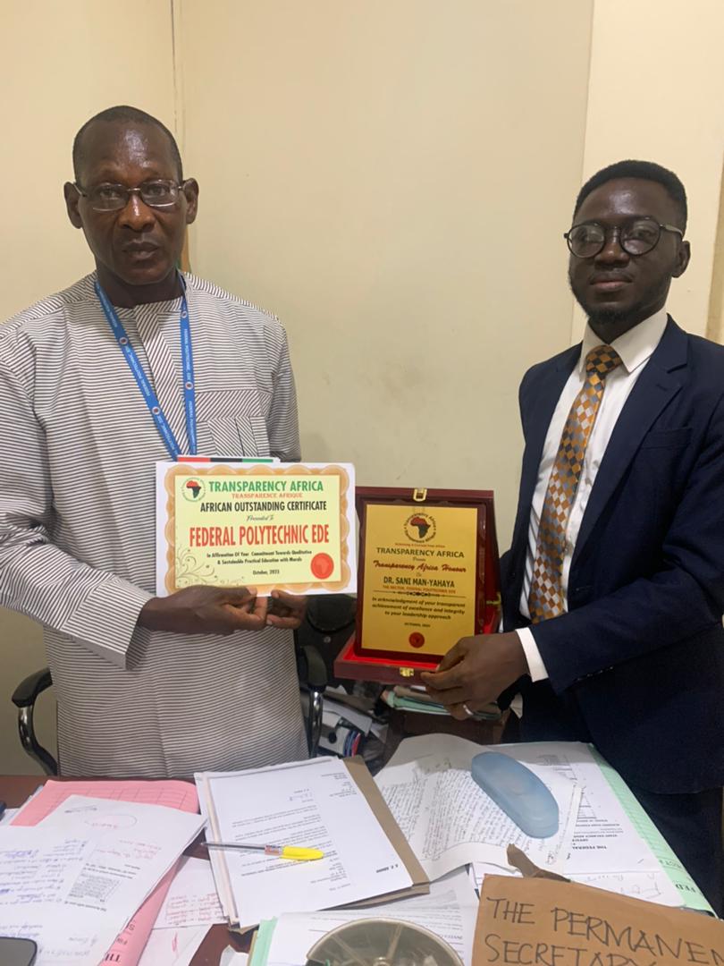 DR. SANI MAN YAHAYA, RECTOR OF THE FEDERAL POLYTECHNIC EDE RECEIVES TRANSPARENCY AFRICA HONOUR  | Transparency Africa